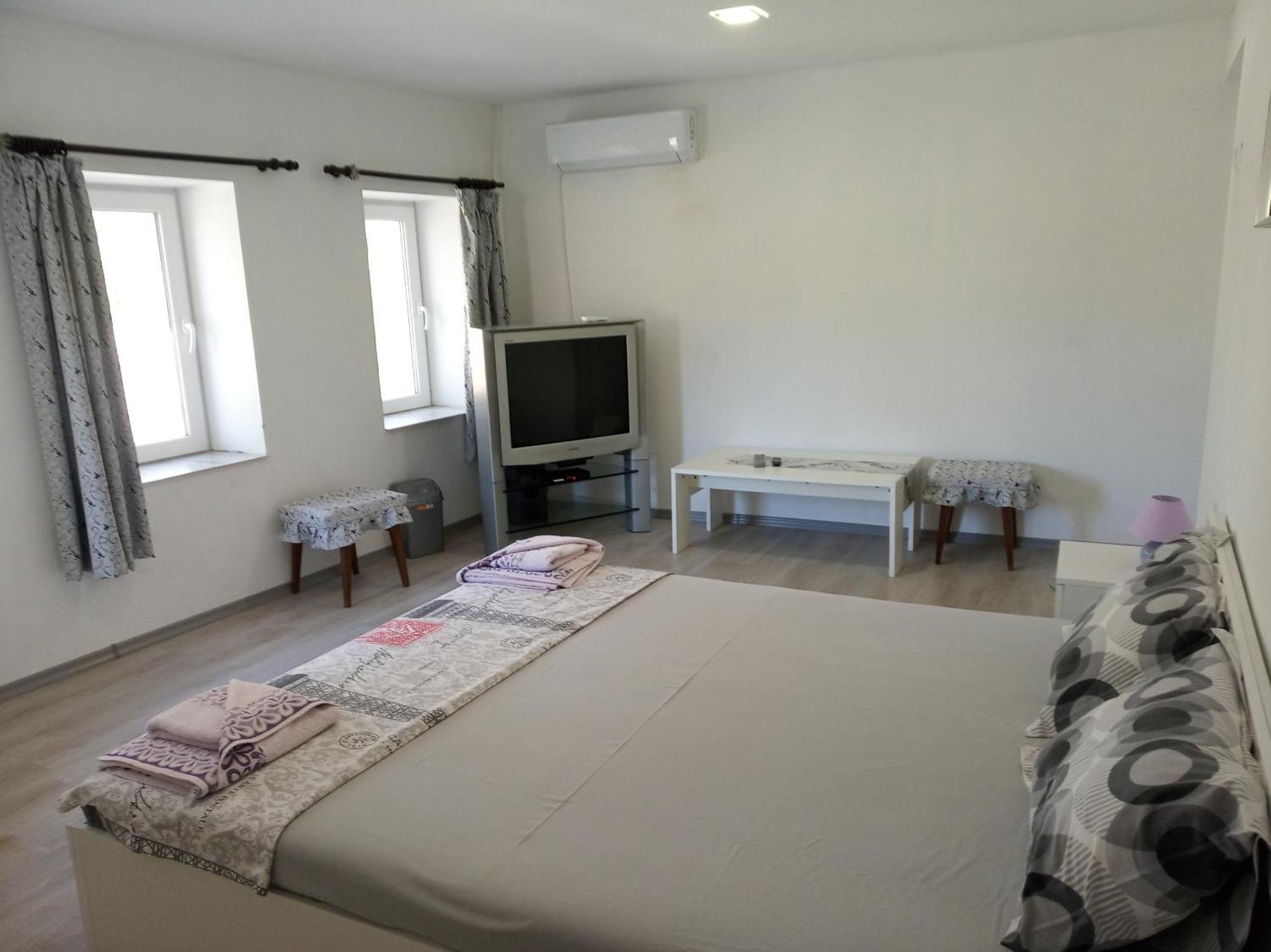 Divna Guest House Krushuna Exterior photo